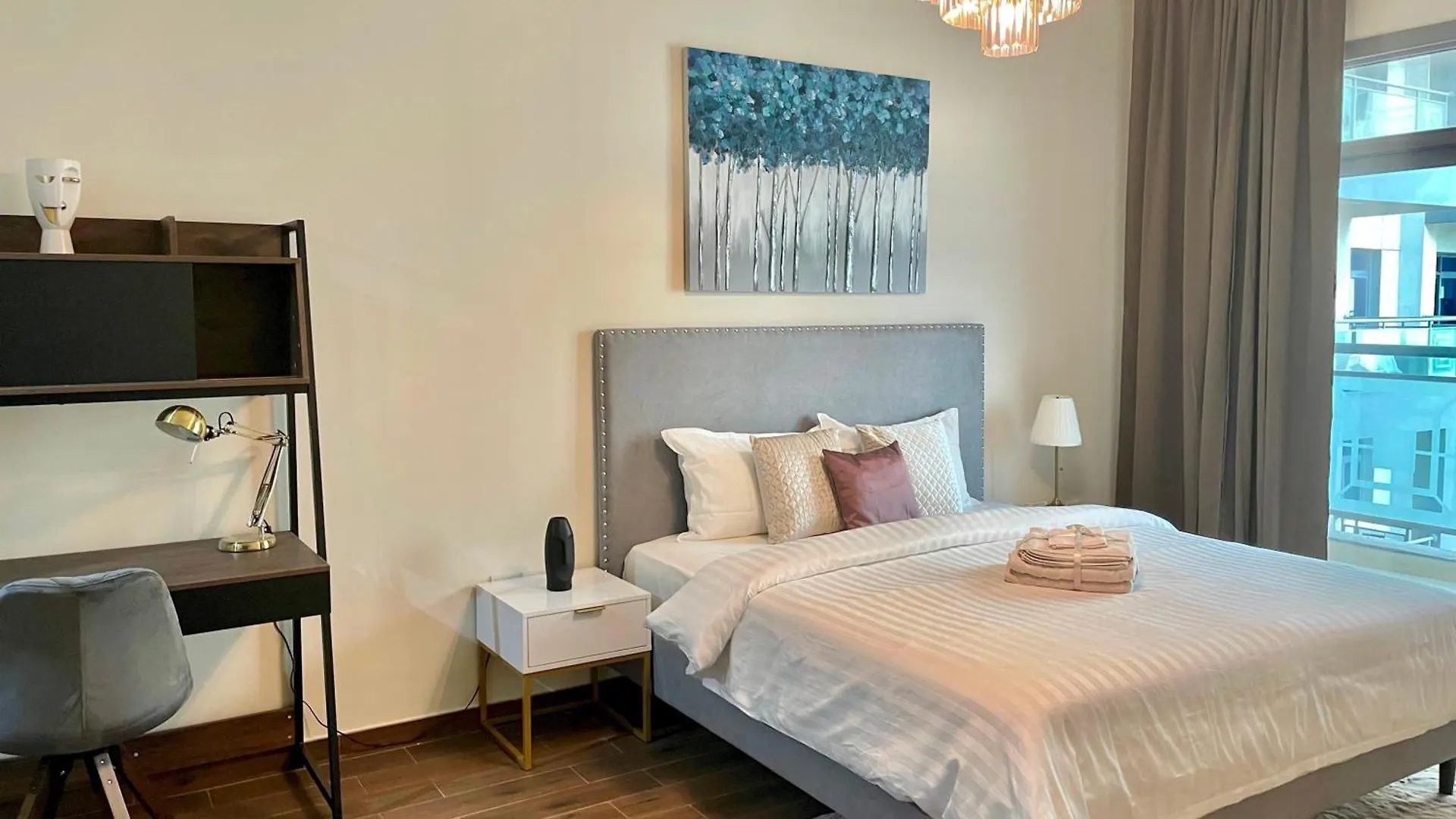 Elite Lux Holiday Homes - Two Bedroom Apartment Direct Metro Access In Al Furjan, Dubai
