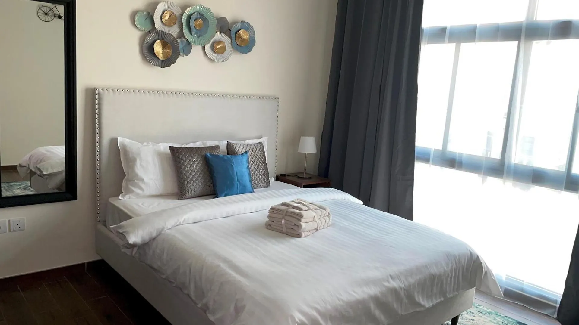 Elite Lux Holiday Homes - Two Bedroom Apartment Direct Metro Access In Al Furjan, Dubai
