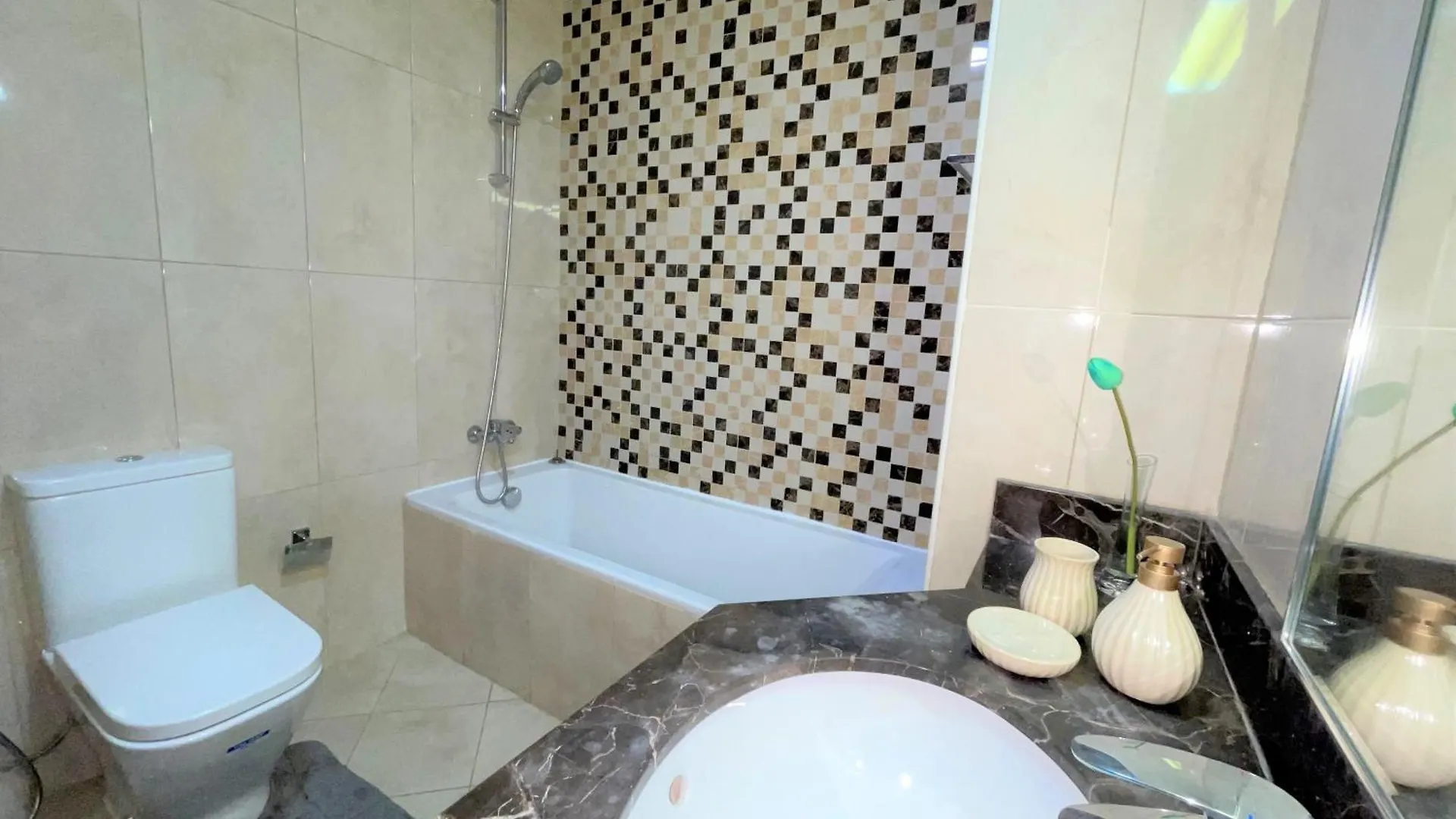 Elite Lux Holiday Homes - Two Bedroom Apartment Direct Metro Access In Al Furjan, Dubai United Arab Emirates